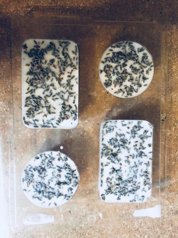 废弃的香皂怎么做香皂,自制适合夏天洗澡的香皂