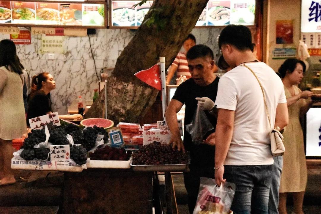 池莉热也好冷也好活着情节简介,池莉反映老武汉风情的散文