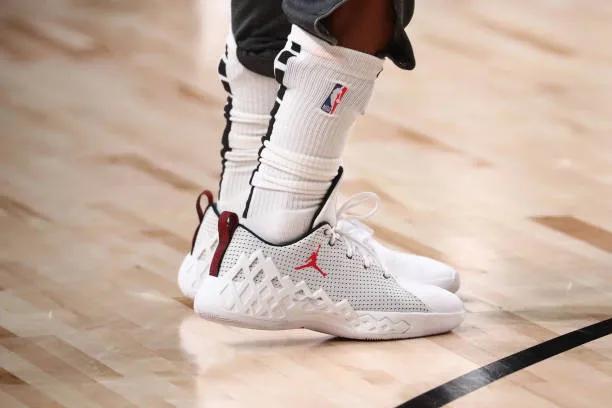 nba球员詹姆斯球鞋上脚,nba球星上脚球鞋詹姆斯18
