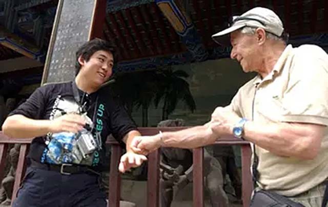 中国小伙为报答瑞士房东为其送终，2012年老人去世：想长眠于中国