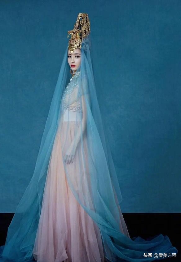 佟丽娅华表奖绝美舞姿惊艳全场,佟丽娅舞姿太美摄影师也跟着摇摆