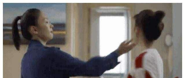 你们都说绿茶林有有段位高，我却觉得她蠢到家