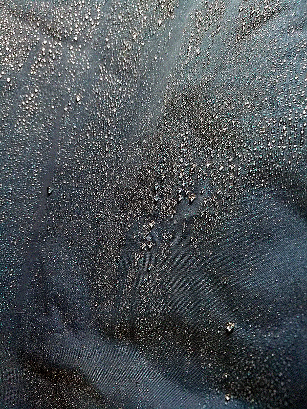 在冬天冲锋衣暖和吗,冬季御寒冲锋衣推荐