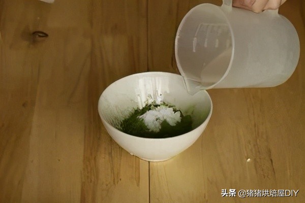 清爽冰凉蛋糕,学做抹茶冻芝士蛋糕