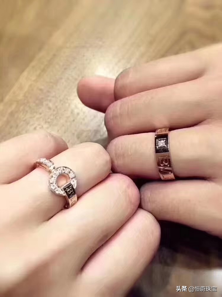 卡地亚love戒指哪款最经典,卡地亚love戒指在实体店多少钱