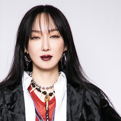 萨顶顶为何能唱那么高,萨顶顶为什么能唱那么高音