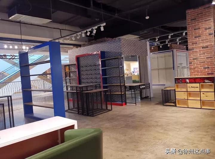 疫情来袭,三胞广场人气惨淡,多家店铺关门歇业!