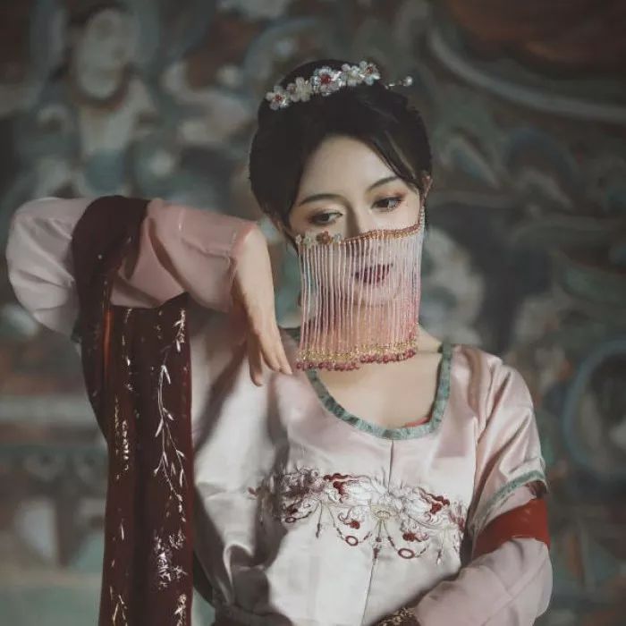 不染世俗的古风女头真人,有意境古风女头真人版