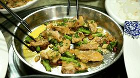 鍚嶉棬椋熷爞,闅愯棌鍦ㄤ竴鐗囧巶鍖轰箣涓殑楗爞