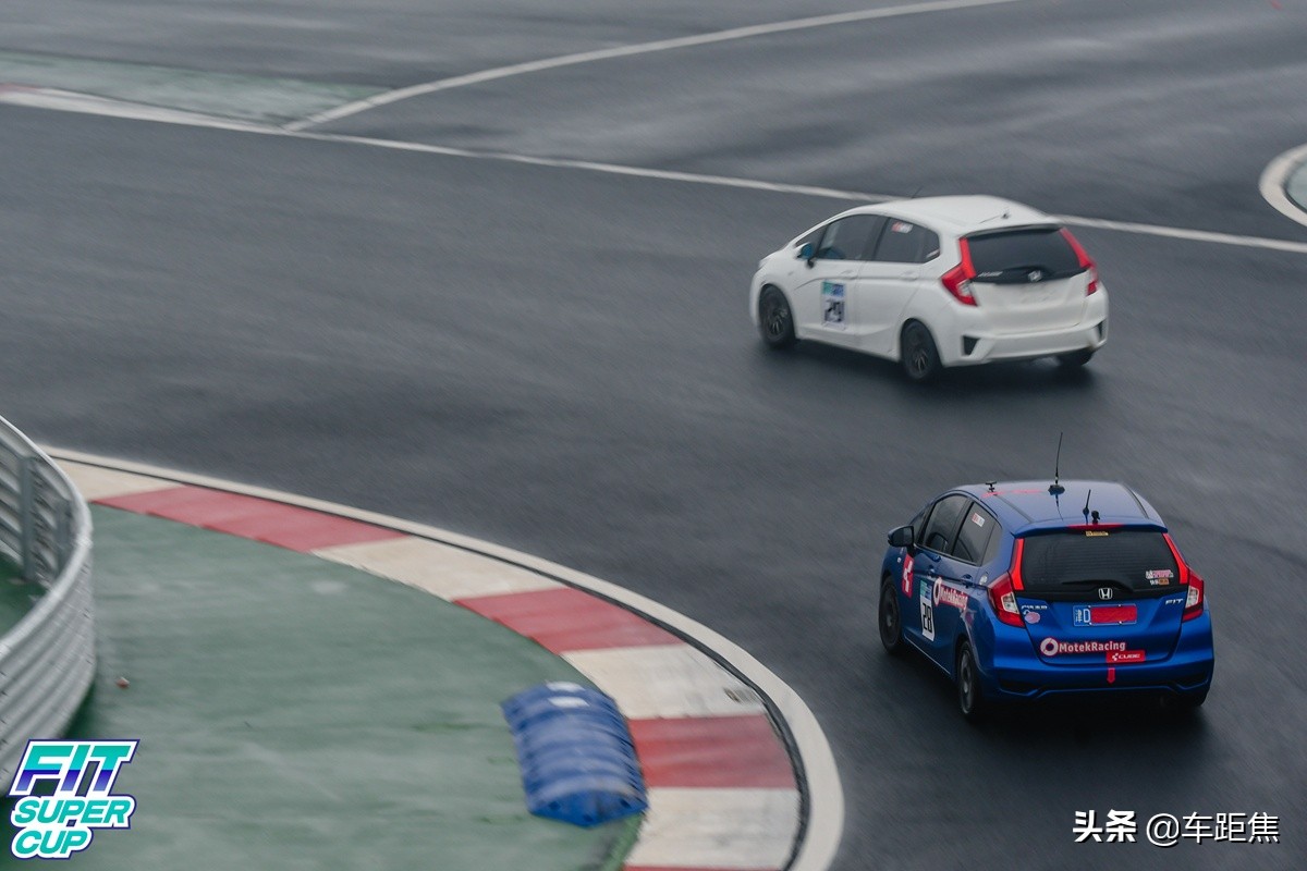 工薪族自费玩赛车靠不靠谱?飞度杯比赛轻体验