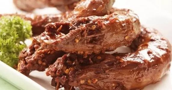 周黑鸭配料及制作过程,正宗周黑鸭卤料配方秘方大全