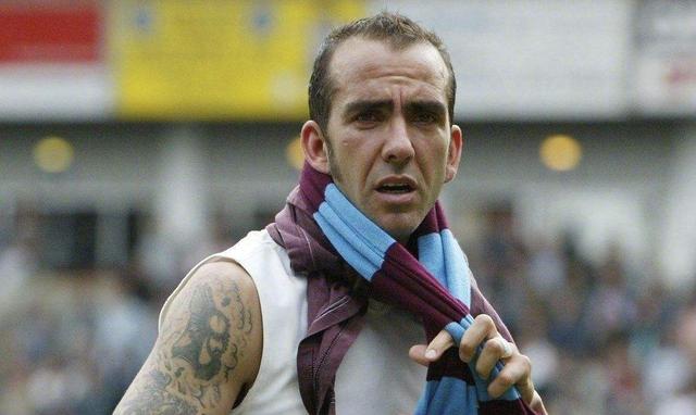 迪卡尼奥放弃射门后判了点球,迪卡尼奥放弃射门