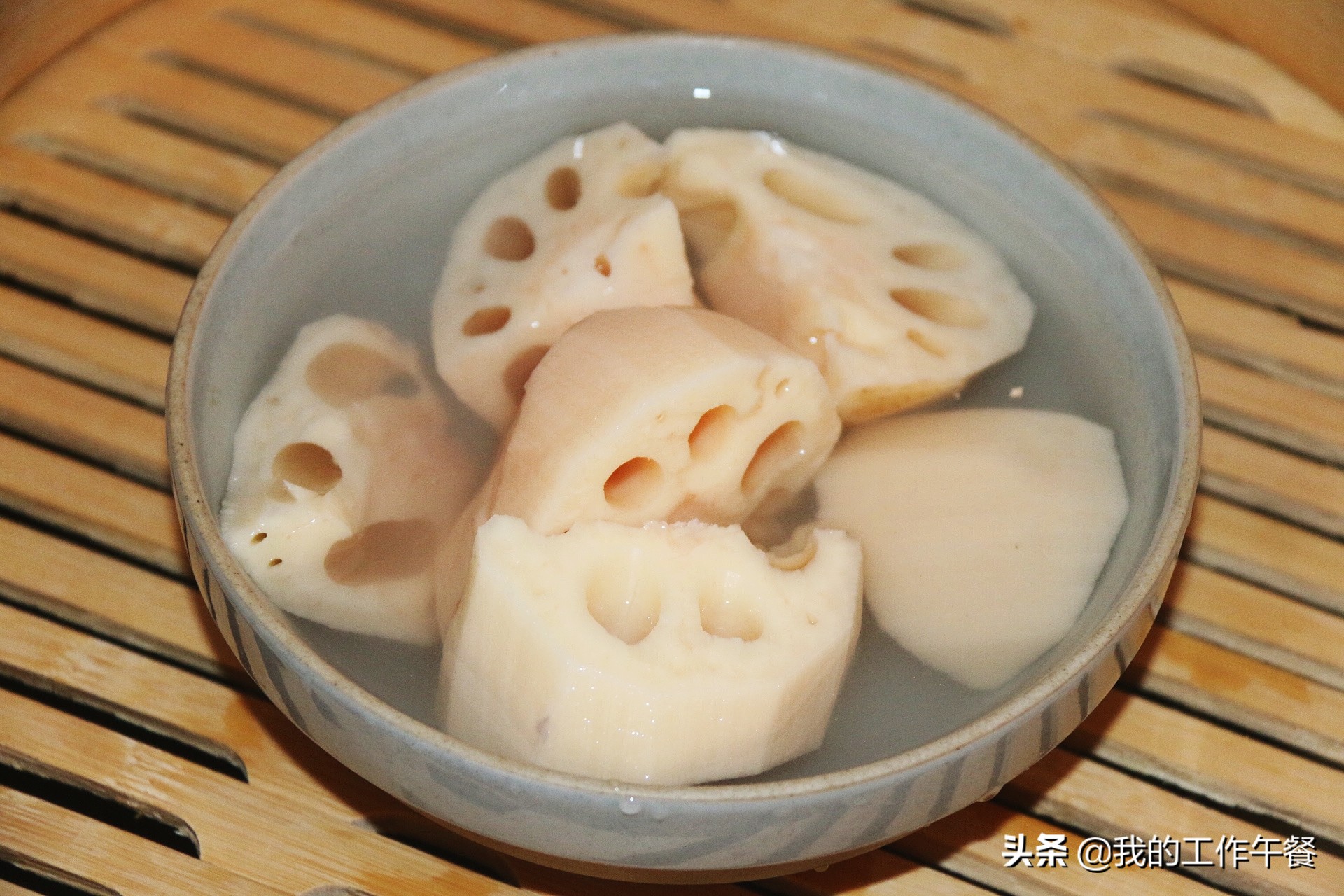 铁锅炖莲藕汤发黑有毒吗可以吃吗,炖莲藕汤发黑是什么原因