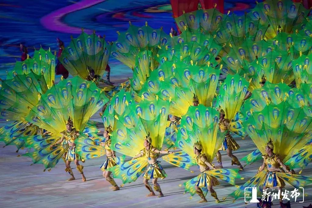 郑州奥体中心震撼场面,郑州奥体中心晚上视频