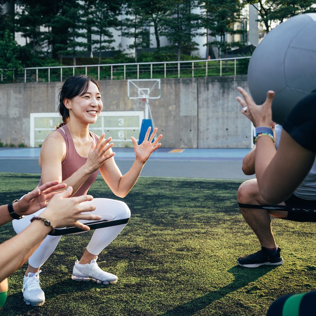 运动服怎么穿好看时尚冬天,运动服怎么穿不土