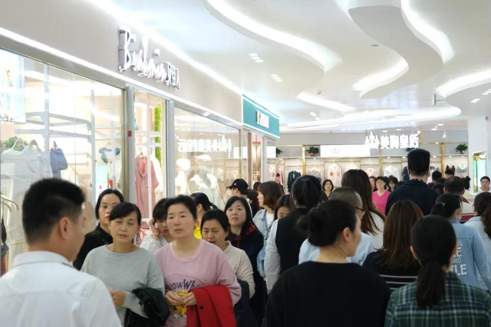 网红地标万家丽的“时尚购物社交”新体验，潮玩打卡就来这儿