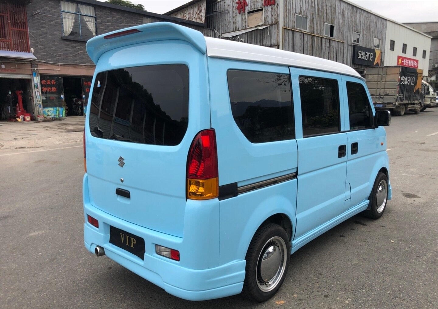 铃木浪迪车身尺寸,浪迪车和五菱宏光哪个好