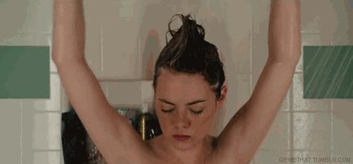 用什么洗发水既能去油又能蓬松,头发炸毛适合什么洗发水