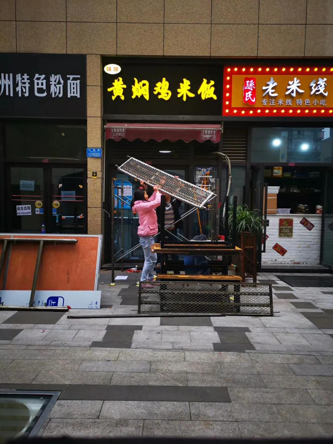 新手摆摊创业熟知这9点少走弯路,大学生创业成功50个小案例视频