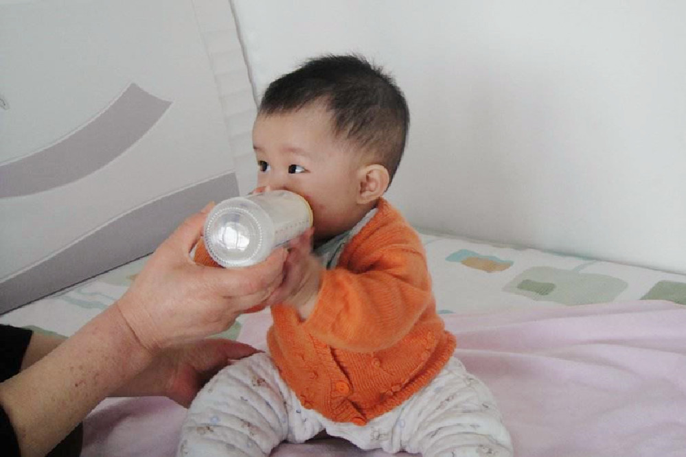 背奶怎么储存,母乳喂养宝妈上班母乳怎么储存