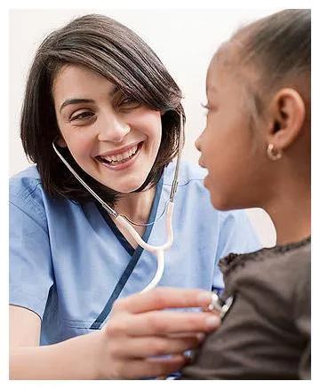 小宝宝频繁拉臭臭是因为什么,新生儿宝宝拉臭臭怎么处理