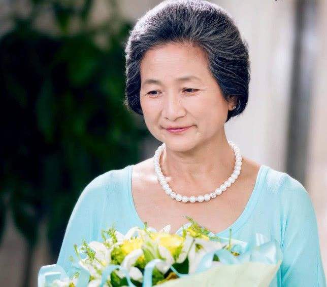 华夫人郑佩佩,郑佩佩和华夫人