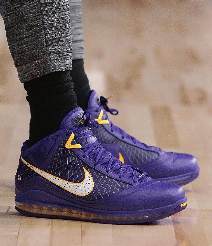 耐克曼巴精神球鞋,耐克科比5哪个配色最值钱