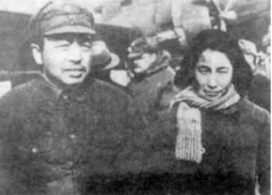 彭总离婚后感叹：要是坤模，她决不会离开我，两人的感情有多深？