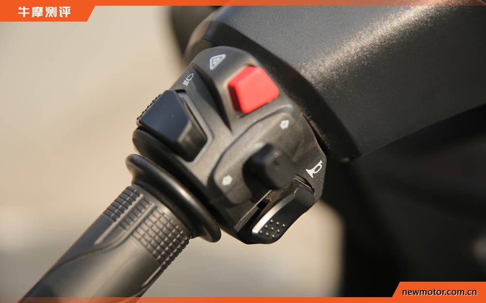 油箱17升续航可达400公里,最佳国产踏板摩旅车