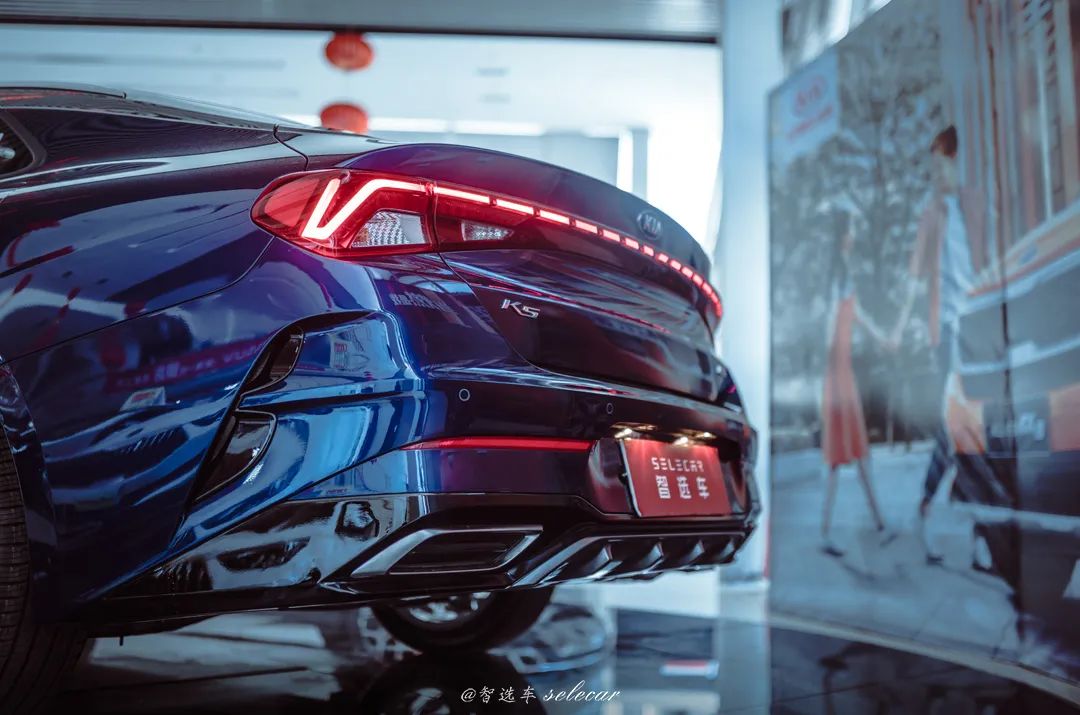 起亚k52014款2.0latluxury,全新起亚k5的盛世美颜你get到了吗