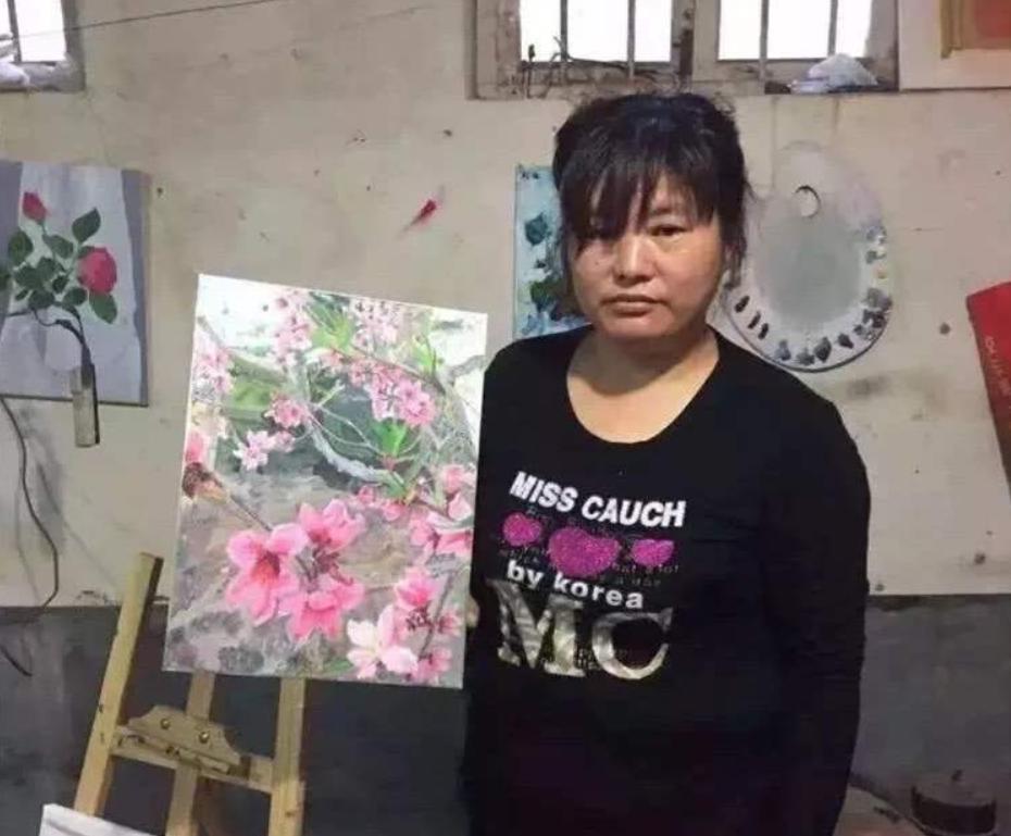 山东农妇仿大师绘画，因一幅卖出200元走红，专家：*渎亵**艺术