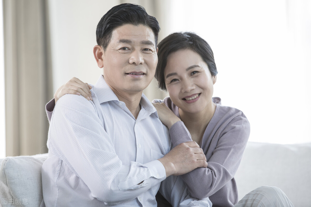 故事幸存的丈夫最终释怀,妻子患癌症丈夫不离不弃故事