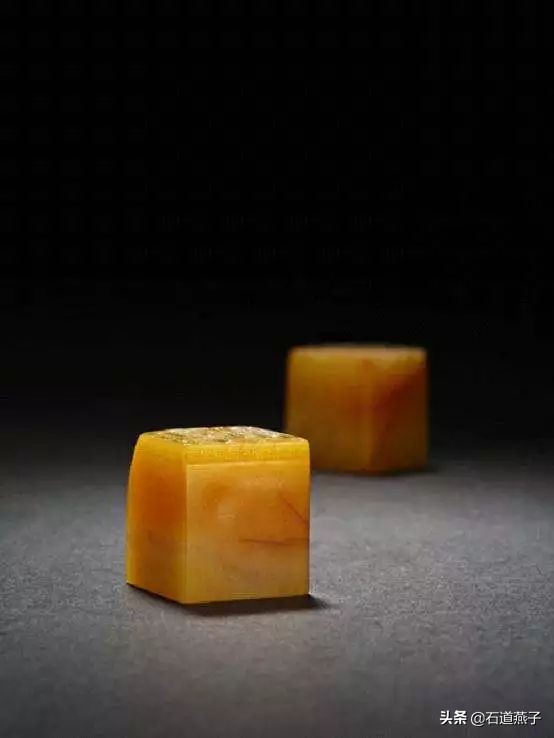 天价田黄石拍出史上最贵价格,田黄石每克3万真假田黄