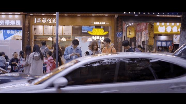 我们跑遍几个网红城市，发现有一种四人社交游戏很火