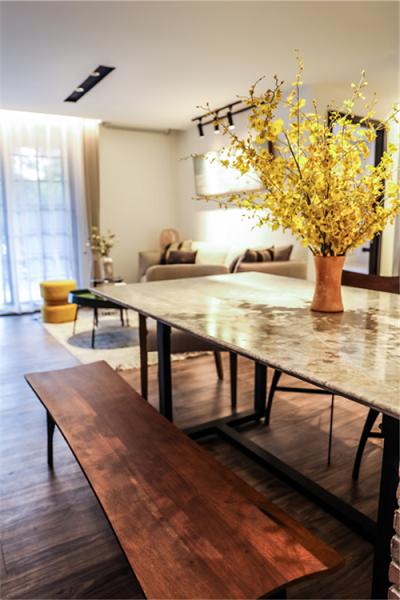 53㎡居然还有浴缸？空间魔术变出80㎡居住感