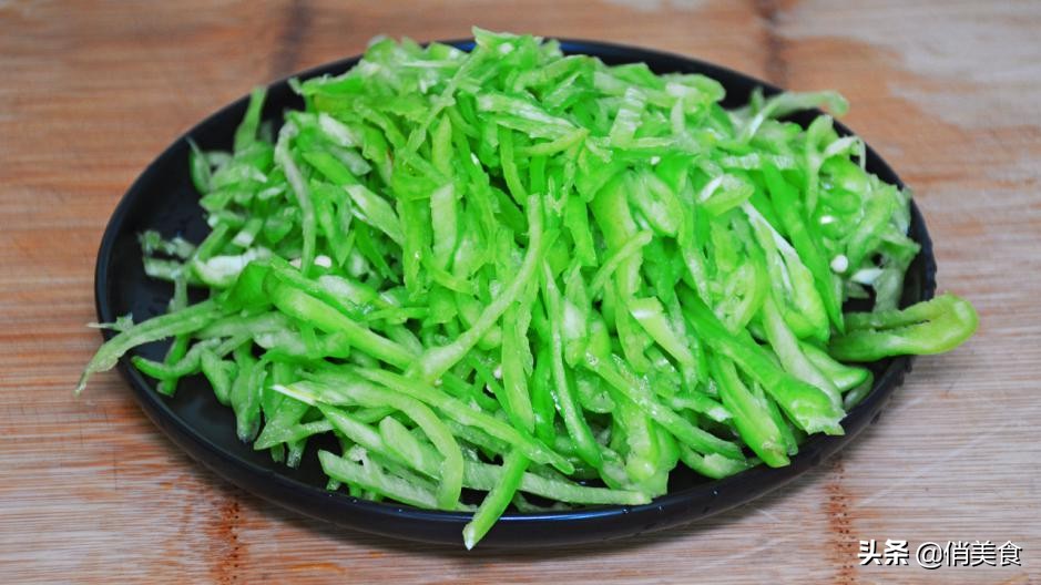 辣椒炒鸡蛋是先炒辣椒还是鸡蛋,这才是正宗辣椒炒鸡的做法