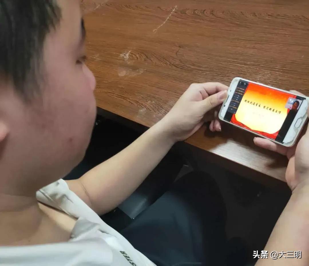 聆听红色故事传承红色精神演讲,走进红色基地传承红色精神演讲