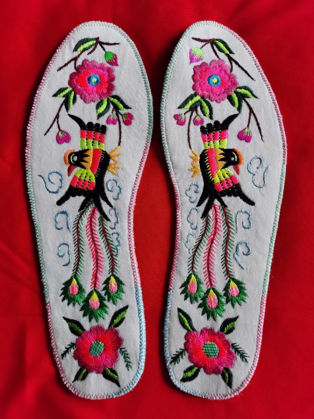 绣花鞋垫太美了,妈妈刺绣鞋垫