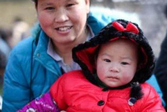 宝宝误食生石灰呕吐,孩子误食了奶奶一瓶药