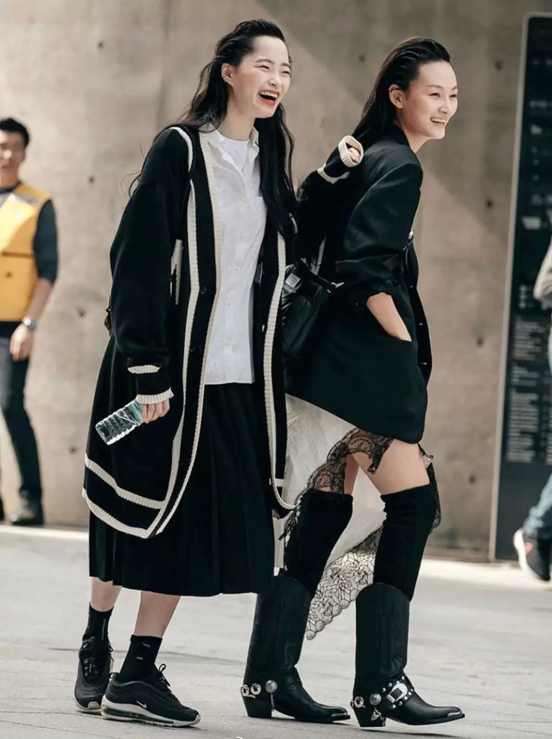 这种靴子长得这么丑又显腿短，可刘雯、泫雅却爱得要死
