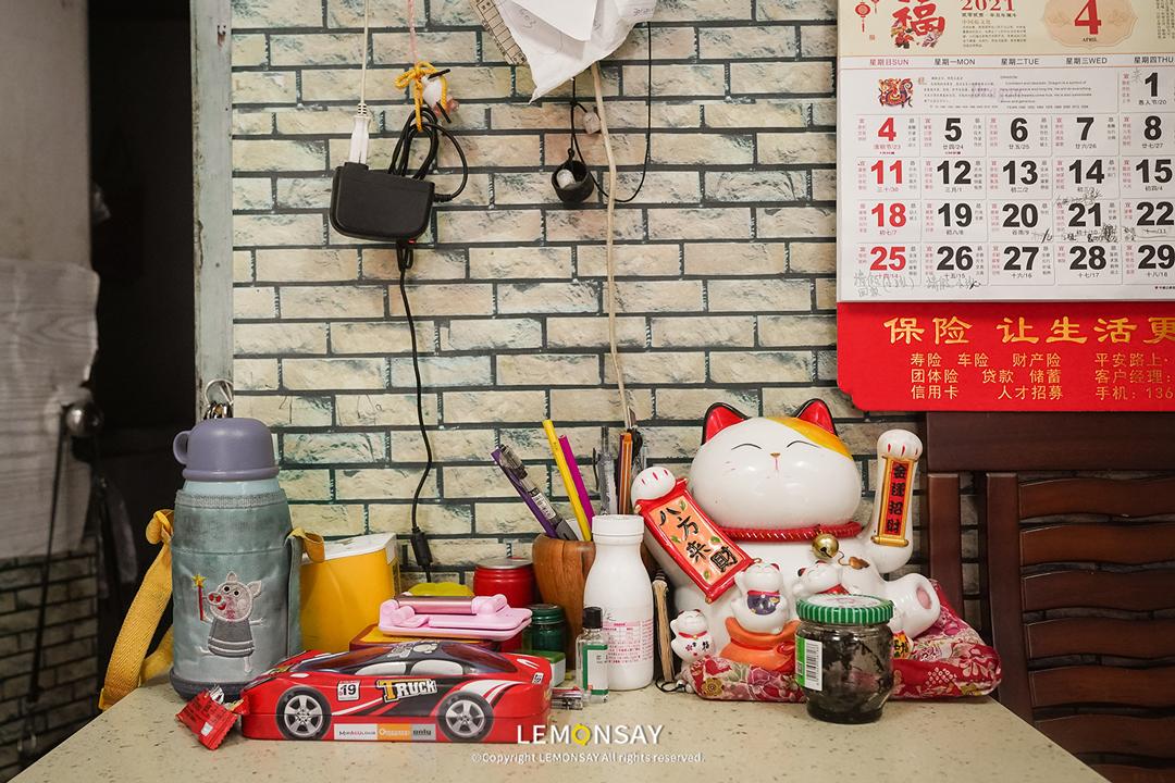 藏在水库的“阿姨街”,人均20块胖成猪