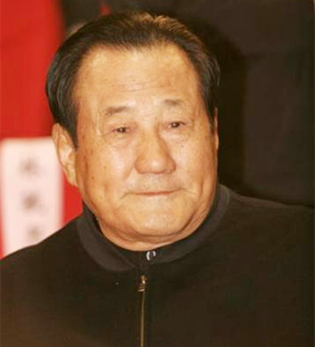 2年前“平民市长”张百发追悼会：北京市民自发赶来，送别老市长