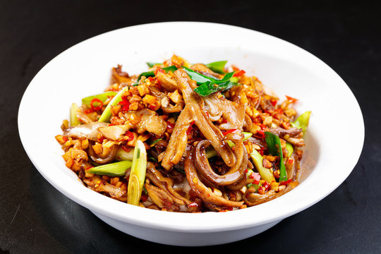 一整只牛肚麻辣鲜香,牛肚鲜香脆爽怎么做的