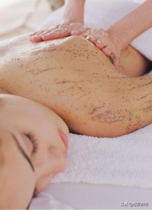 后背长痘如何消除喷的药,后背长痘的有效祛痘方法