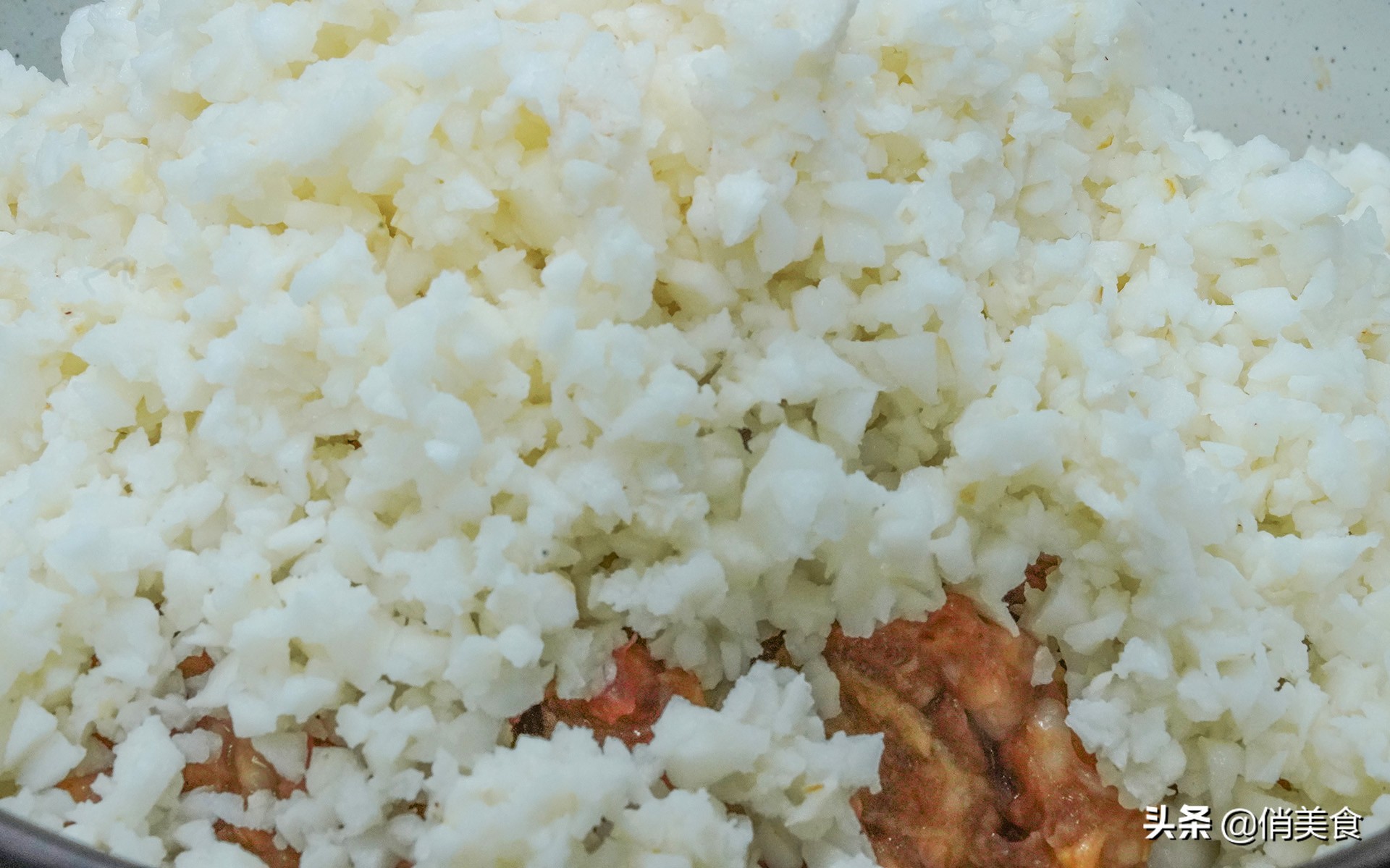 炸肉丸子吃几个不过分,炸丸子记住不要放面粉