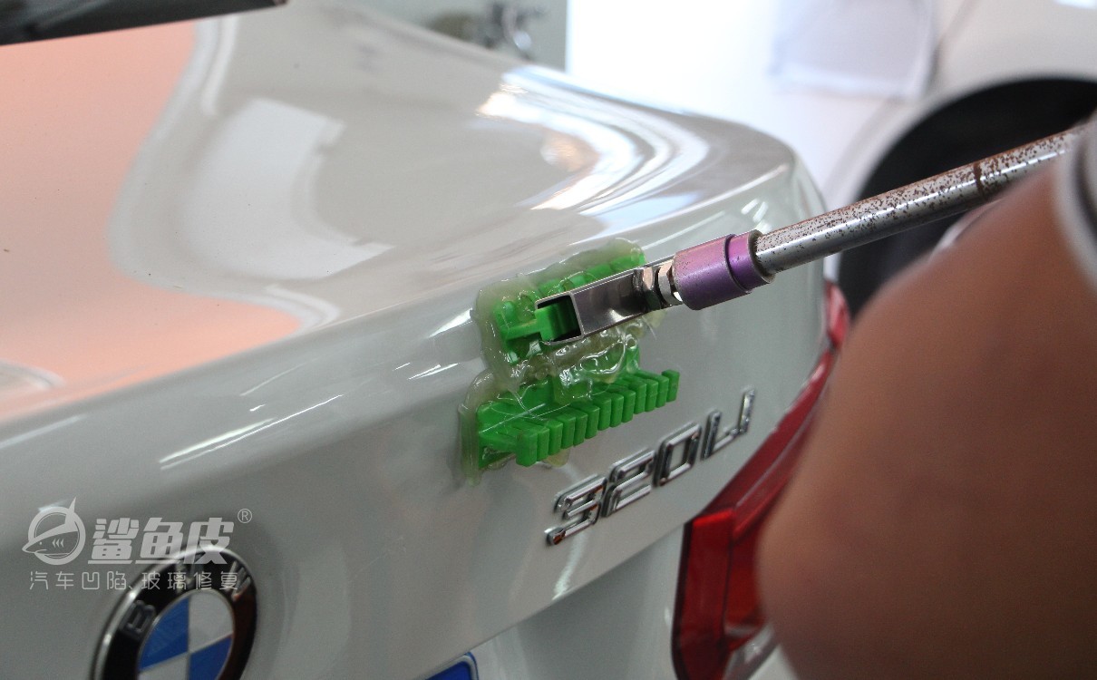 汽车凹陷修复最有效方法,汽车凹陷无痕修复最简单的方法