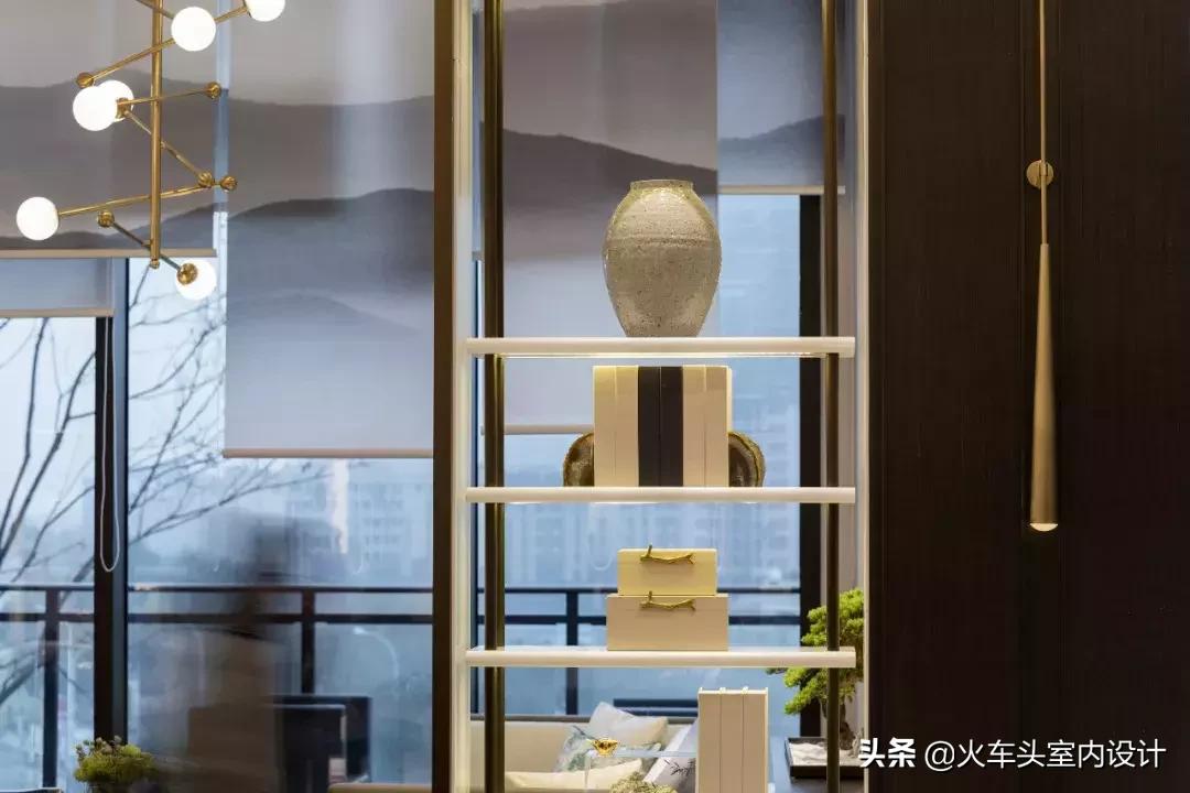 将自然风景与诗人的作品相融合,将大自然唯美意境留在瞬间