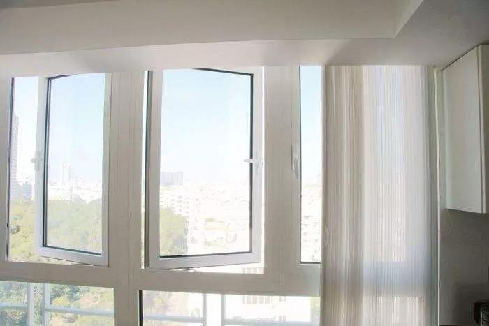 窗户漏风怎么保暖效果最好,家里的窗户漏风应如何进行密封呢