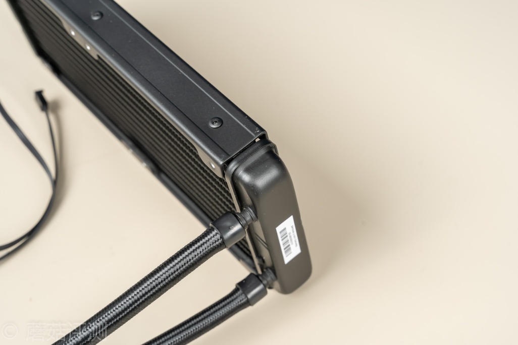 最好的240水冷评测,240分体水冷和240一体水冷对比