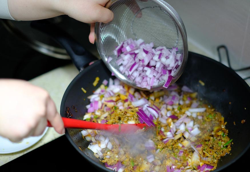 川菜大师教的葱香牛肉面，香辣过瘾，比麻辣小面更好吃